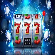 Filipino players enjoying royal888 online gaming on mobile devices